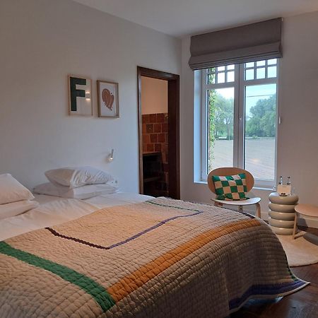 Het Bed Van Den Doktoor Meerhout ภายนอก รูปภาพ